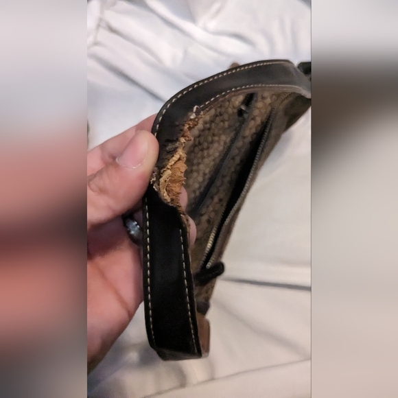 Coach purse - Picture 4 of 10